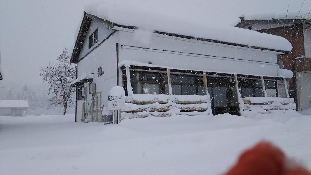 Guesthouse Anthut Сиракава Экстерьер фото